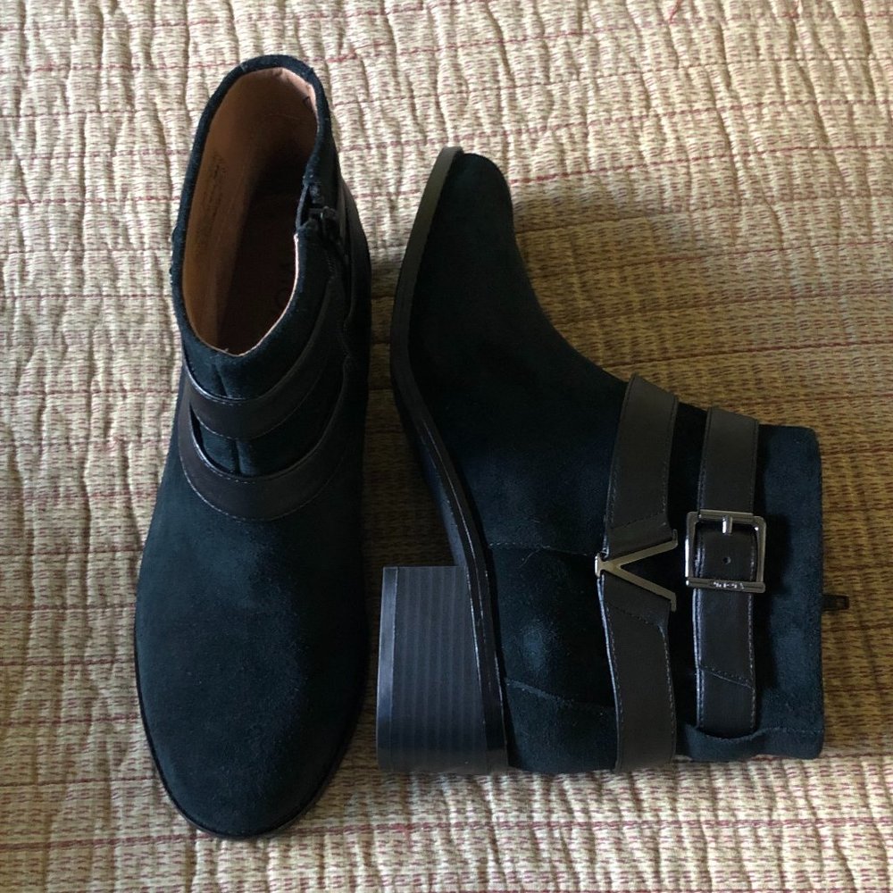 Vionic Ankle Boots - Picture 5 of 9
